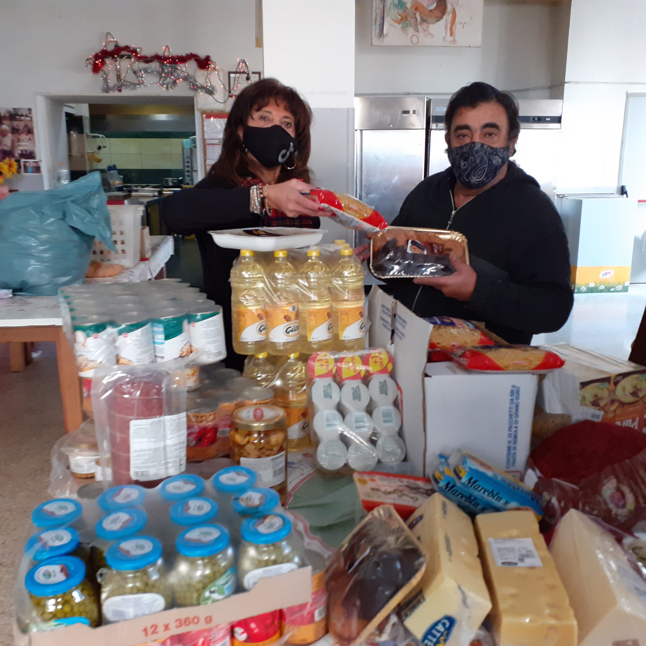 Salerno: Associazione Dentro la Comunità, con Progetto Man-CSV, consegnati alimenti a Mensa dei Poveri