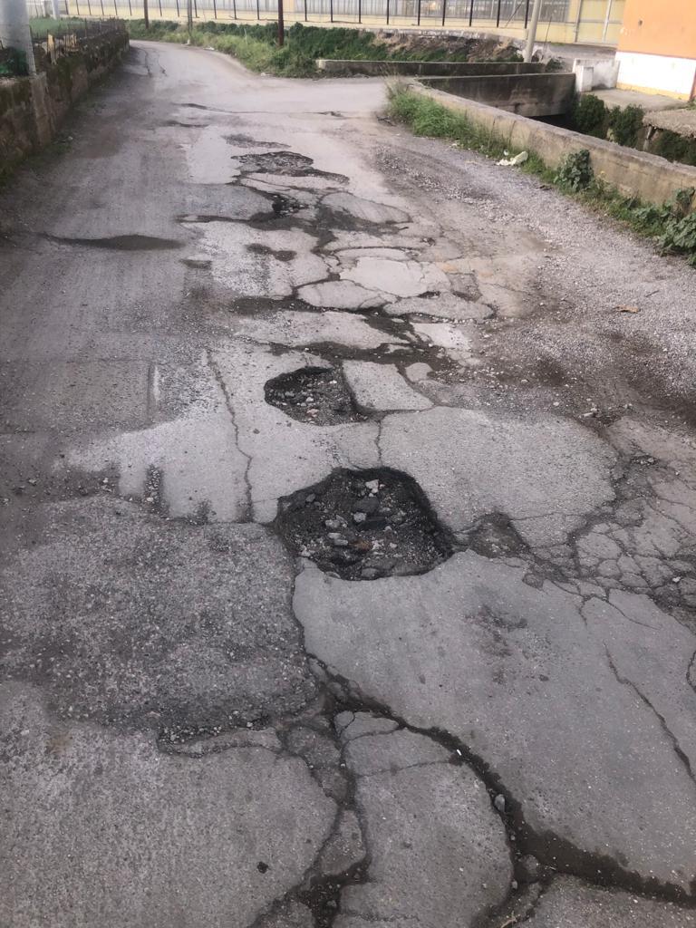 San Marzano sul Sarno: strade nel degrado, denuncia gruppo #NoiSempretravoi