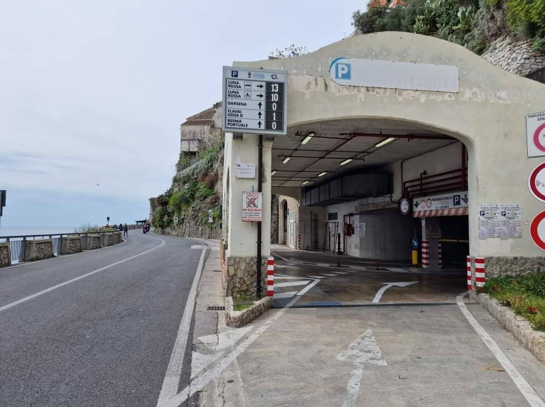 Amalfi: bando per lavori impianti garage Luna Rossa