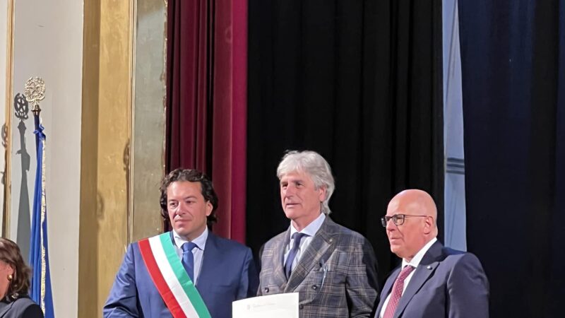 Vietri sul Mare: maestro Lucio Ronca ufficiale della Repubblica, auguri del Sindaco De Simone