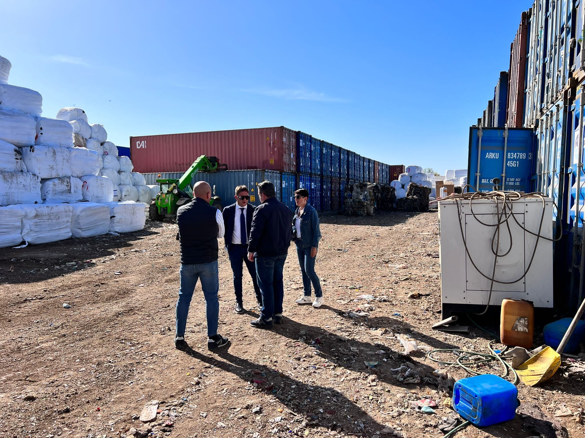 Serre: Amministrazione Comunale a sito di stoccaggio di Persano per svuotamento  container