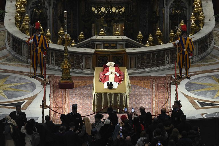 La Voce e la Vita della Chiesa: ”In memoria di Papa Benedetto XVI “