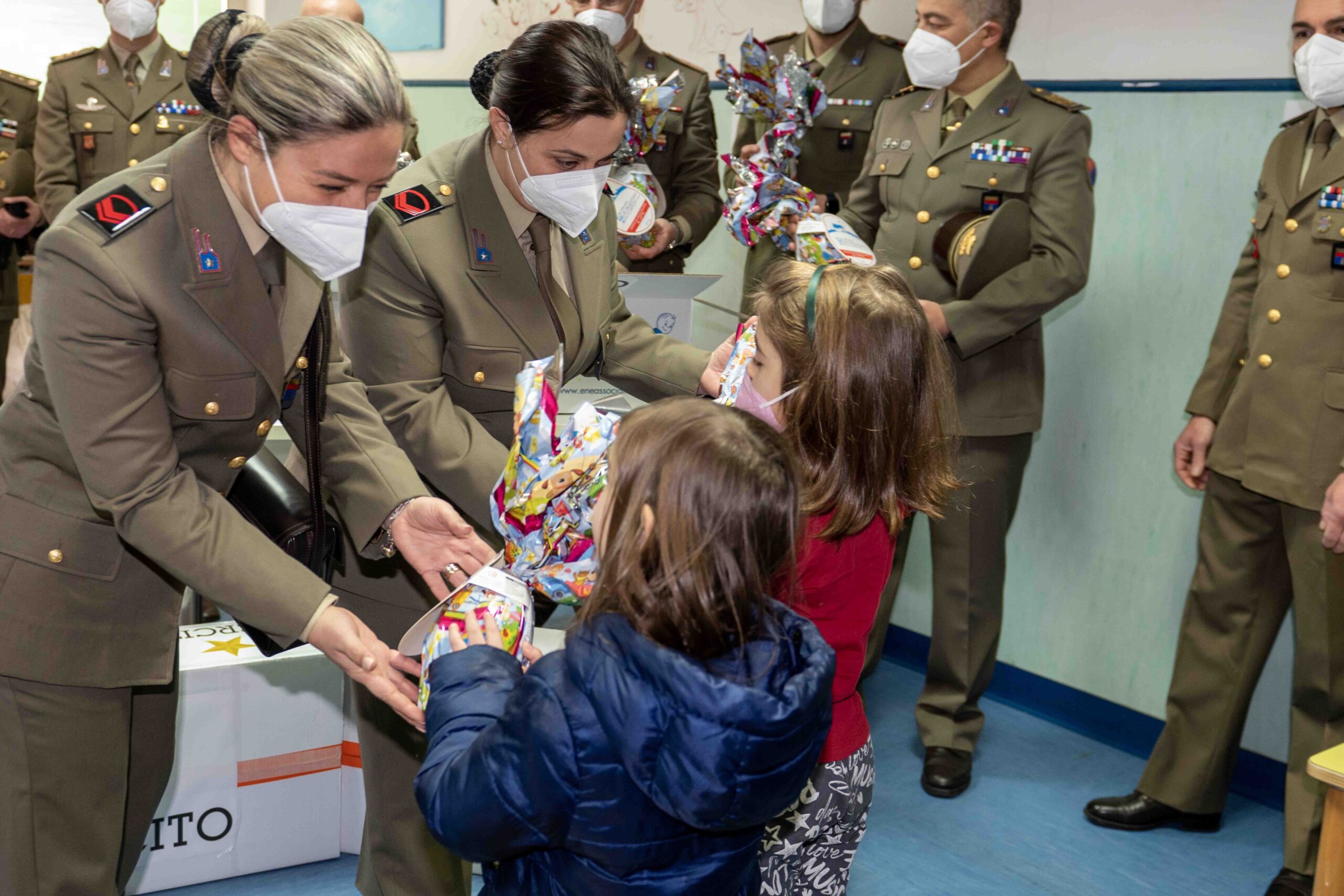 Nocera Inferiore: Ospedale, Esercito dona uova pasquali a bambini degenti