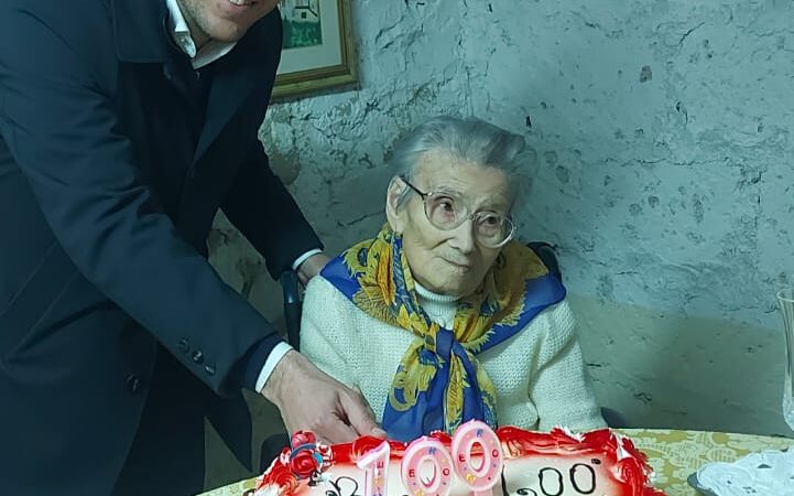 Nocera Superiore: 100 anni di nonna Maria Califano 