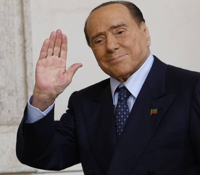 Salerno: Sindaco Napoli, cordoglio per decesso Berlusconi