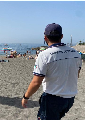 Vietri sul Mare: abusi su demanio marittimo, Guardia Costiera restituisce a libera fruizione area di 1.800 mq.