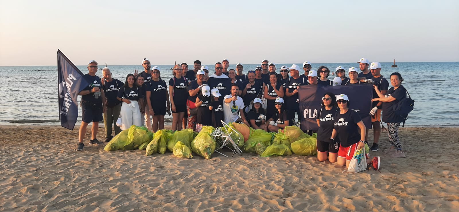 Roma: Plastic Free, rimosse oltre 35 tonnellate di plastica e rifiuti da spiagge