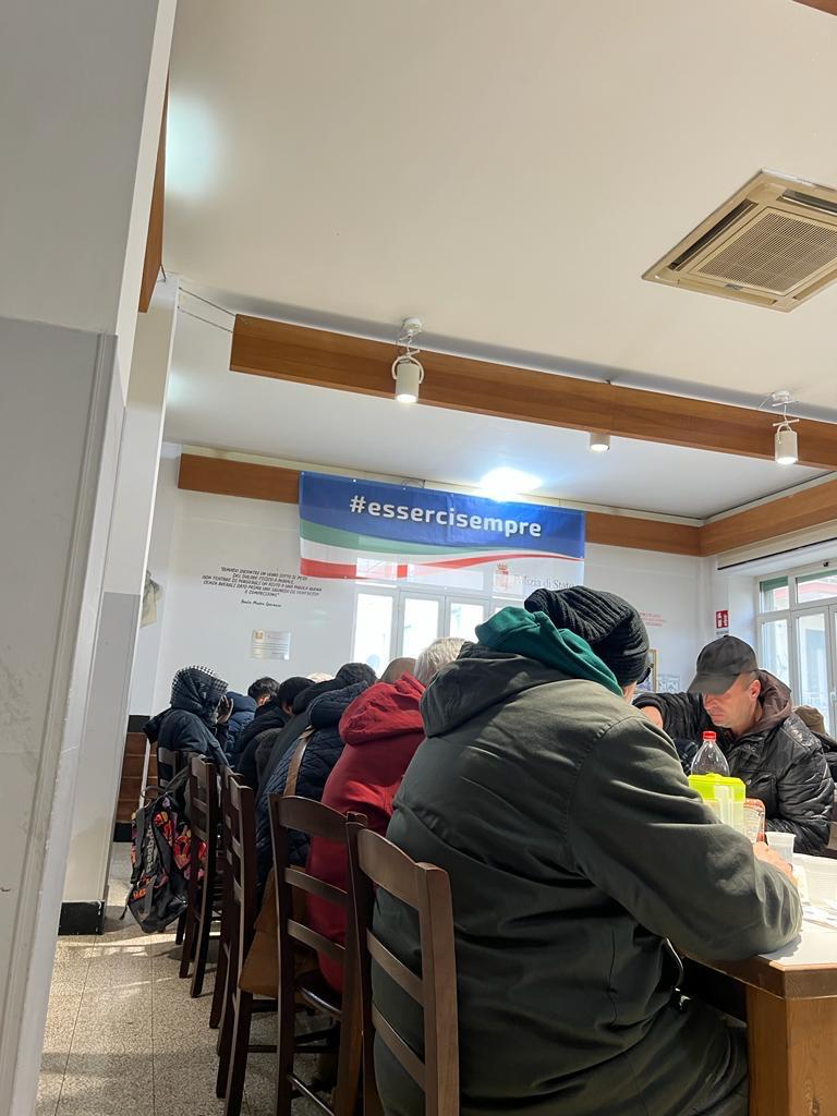 Salerno: pranzo solidale con Polizia di Stato