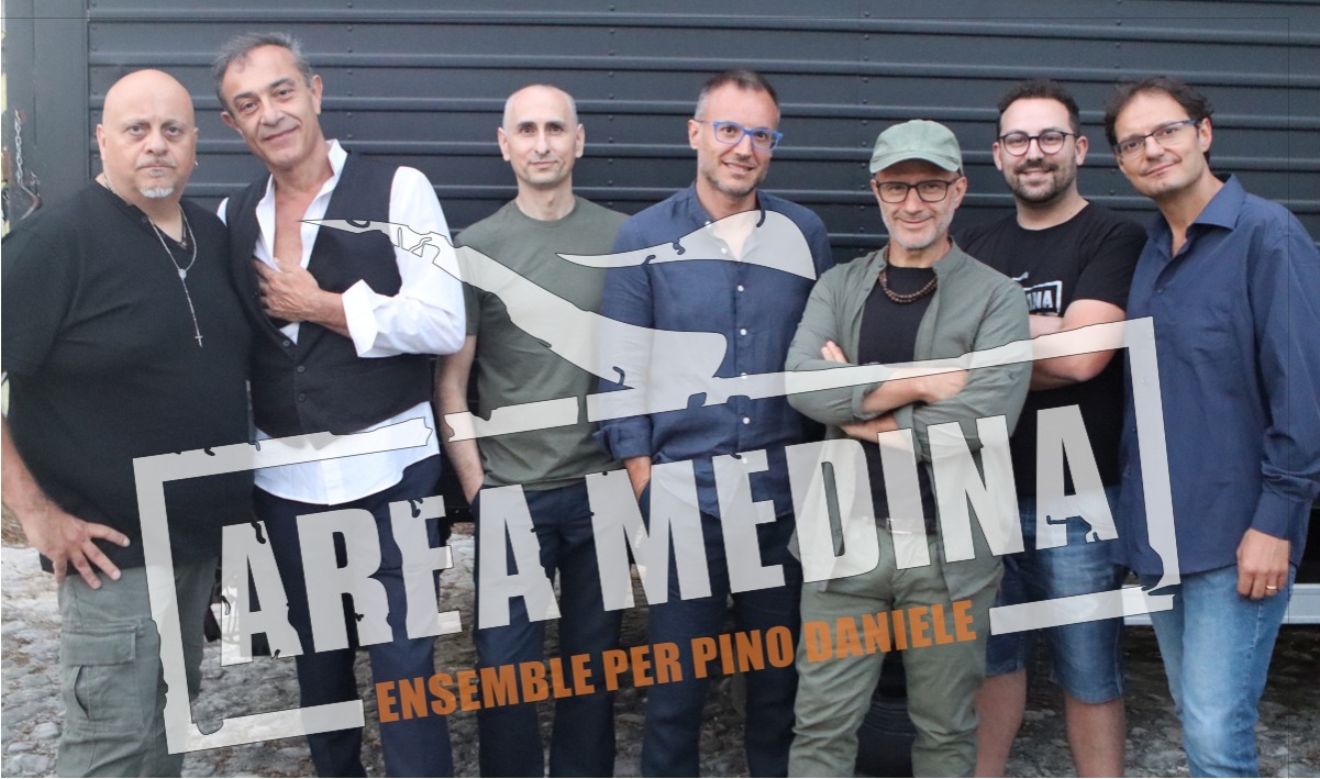 Napoli: Area Medina in concerto “Una festa per Pino Daniele. I 40 anni di Sciò live”