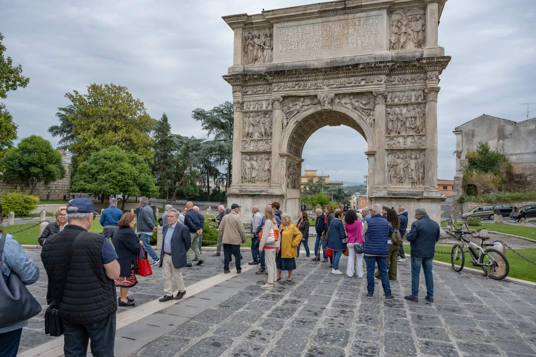 Napoli: Ada-Uil Pensionati Campania, Grand Tour, anziani ciceroni di visite guidate