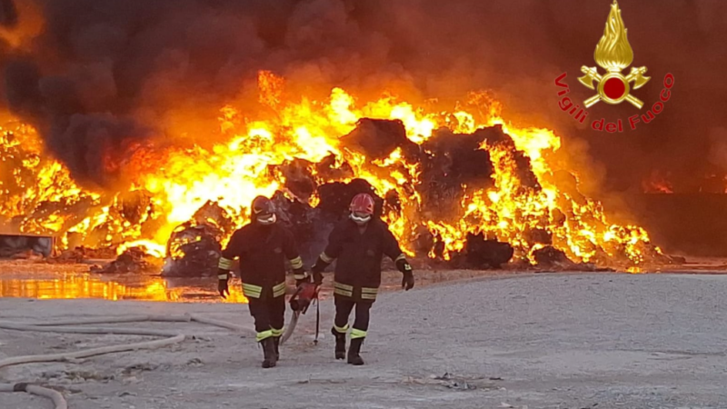 Regione Campania: maxi incendio di rifiuti a Persano, consigliere Tommasetti “Chi ha sbagliato paghi”