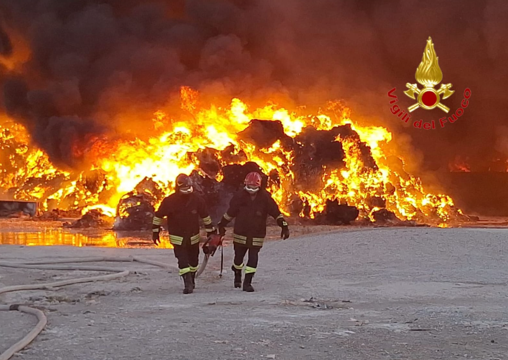 Regione Campania: maxi incendio di rifiuti a Persano, consigliere Tommasetti “Chi ha sbagliato paghi”