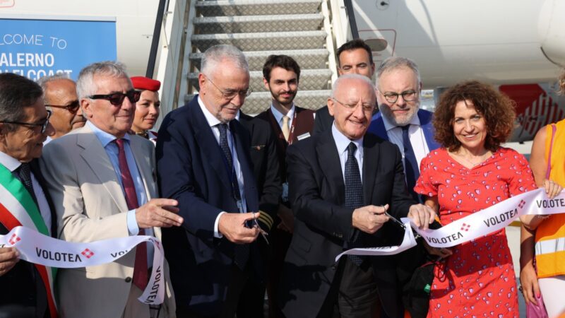 Salerno: aeroporto, inaugurati primi voli di linea