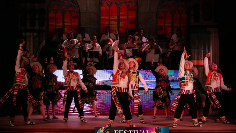 Vietri sul Mare: a XXXIII Festival delle Torri, Delegacion Boliviana de Danza da La Paz e Sbandieratori Cavensi