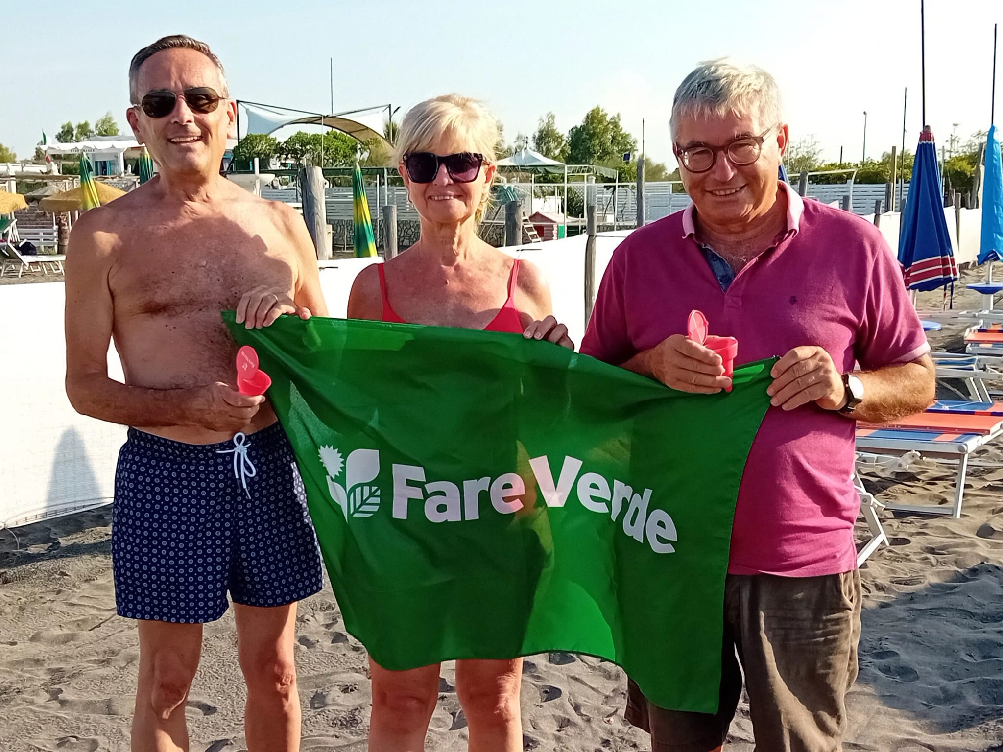 Balneari: SIB, plauso campagna contro cicche in spiaggia