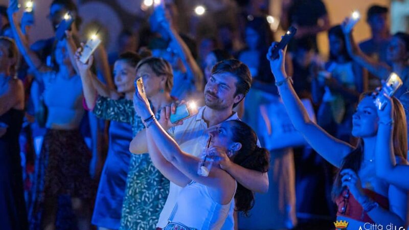 Amalfi: “Febbre Italiana”, show dance in Piazza Municipio 