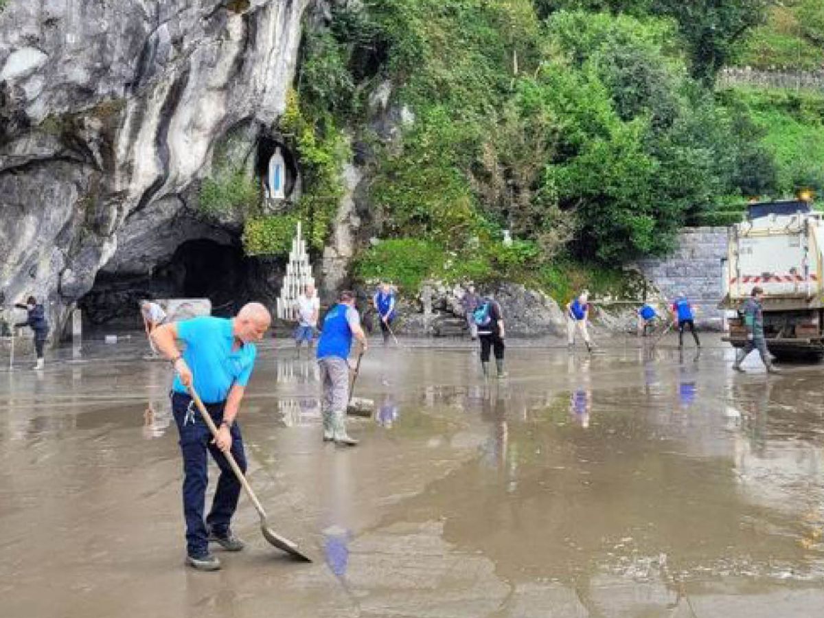 Lourdes: Grotta, ancora una volta colpita da inondazioni, ripresa graduale bagni nelle piscine