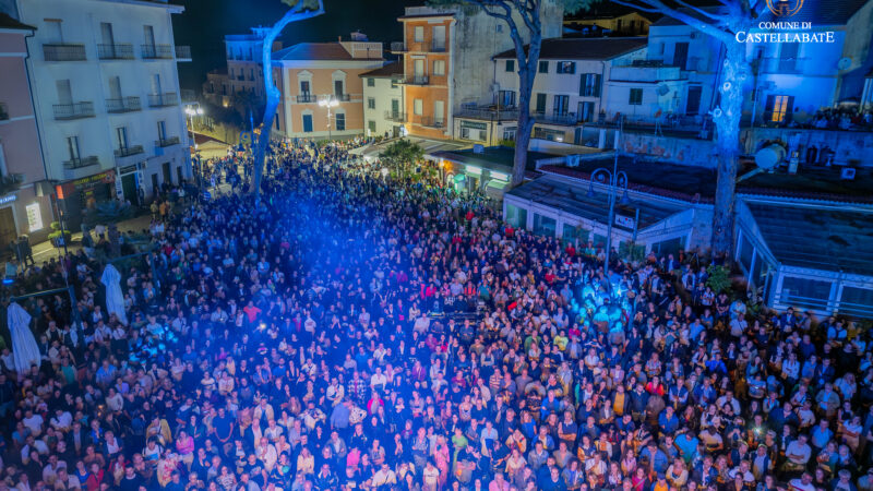 Castellabate: in migliaia a Concerto di Tiromancino