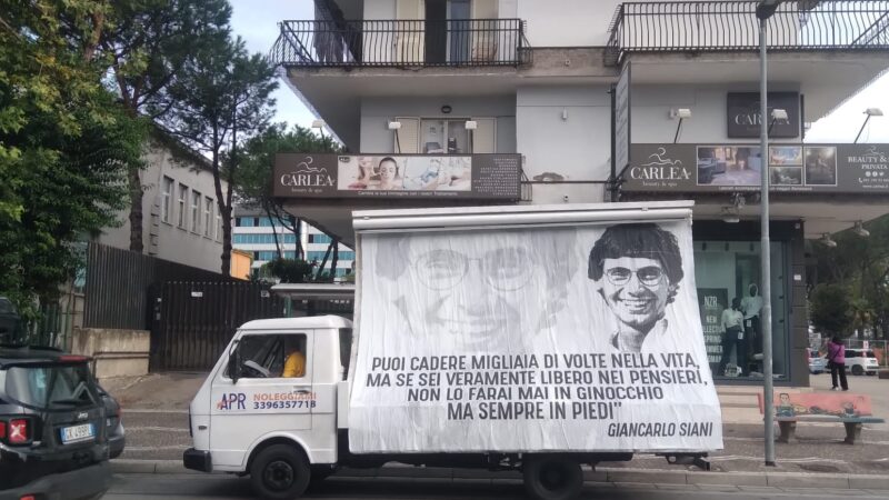 Casalnuovo: Vela di Giancarlo Siani in giro “Non ci toglierete mai la memoria di Giancarlo Siani”