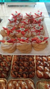 Salerno: alla Pasticceria Bella Napoli, festa di San Matteo omaggiata con zeppole farcite