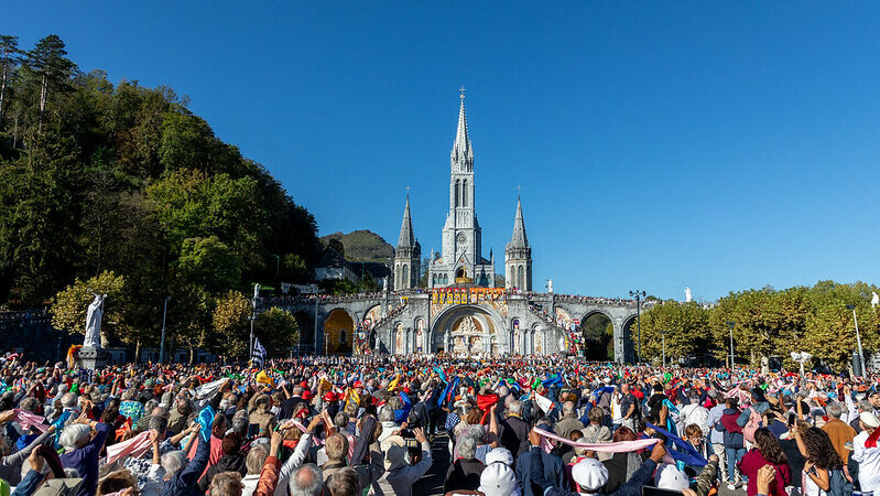 Lourdes: 17.000 pellegrini a Pellegrinaggio del Rosario 2 – 5 ottobre ’24