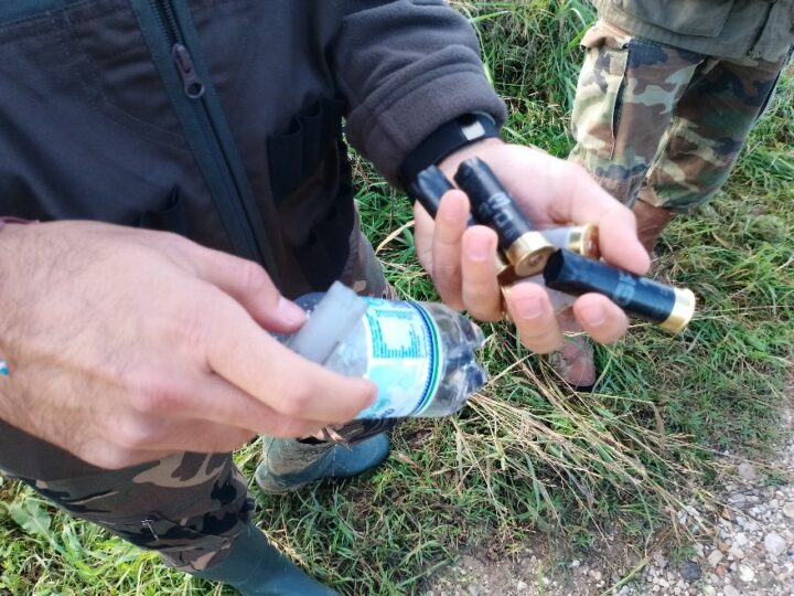 Capaccio Paestum: fauna protetta e richiami acustici, Carabinieri Forestali – Guardie Ambientali Accademia kronos, sequestro armi, denunciati 2 cacciatori in trasferta