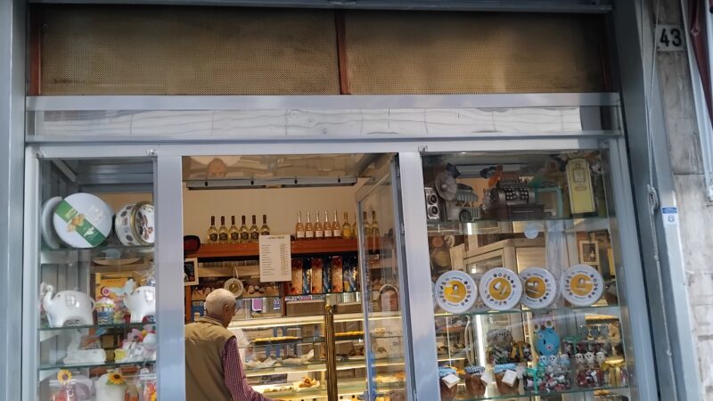 Salerno: Pasticceria Le Rose, dolcezze classiche sempre in tavola!