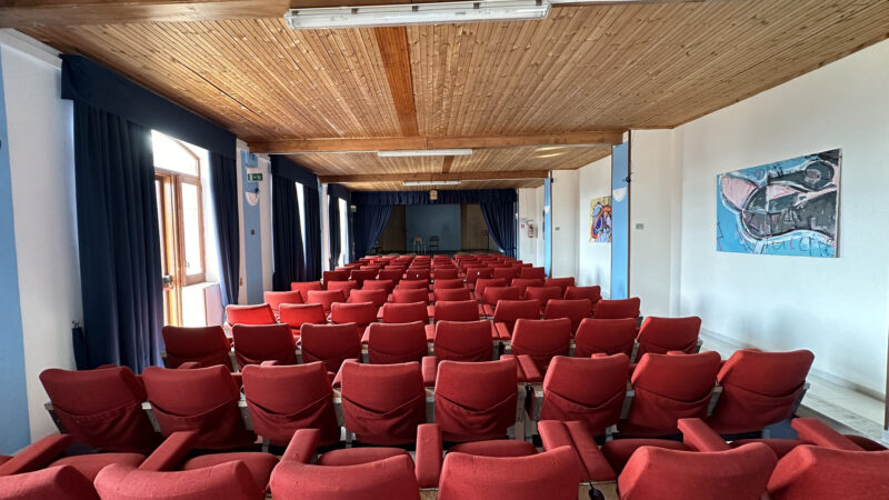 Castellabate: completato restyling sala polifunzionale “Mons. Alfonso Maria Farina”