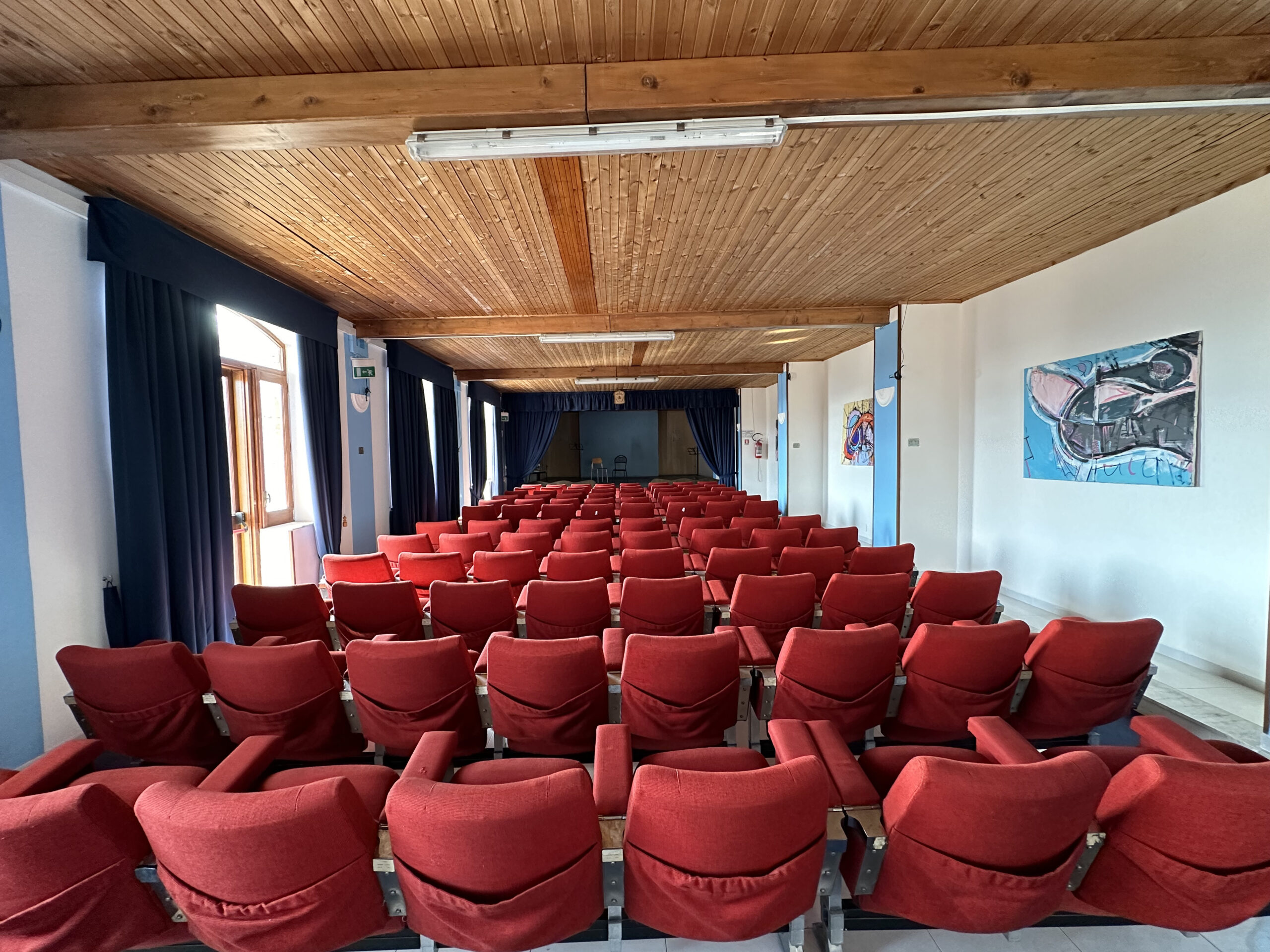 Castellabate: completato restyling sala polifunzionale “Mons. Alfonso Maria Farina”