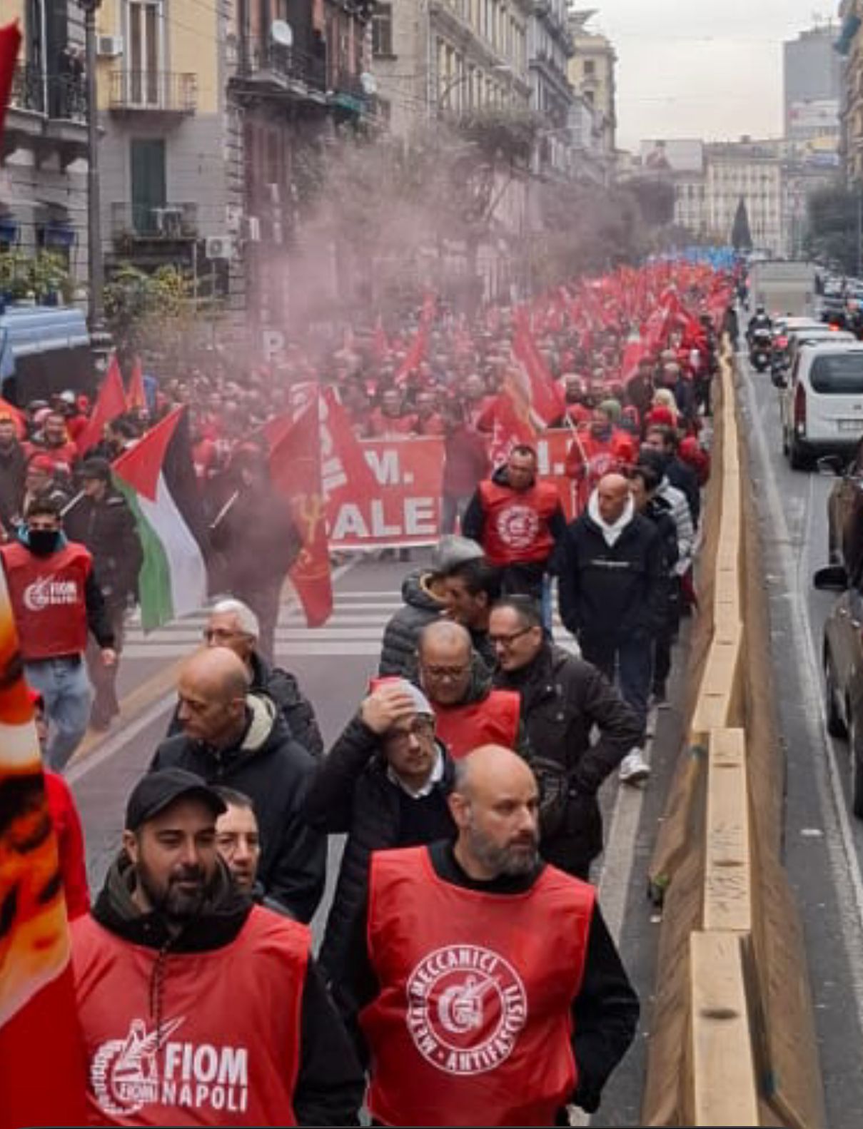 Napoli: Cgil, a sciopero generale oltre 1000 salernitani in marcia contro manovra di bilancio