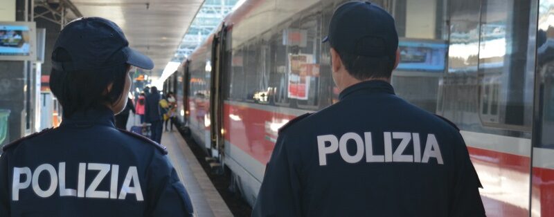 Campania: Polfer, ricercato in Spagna, a bordo treno mandato di arresto europeo