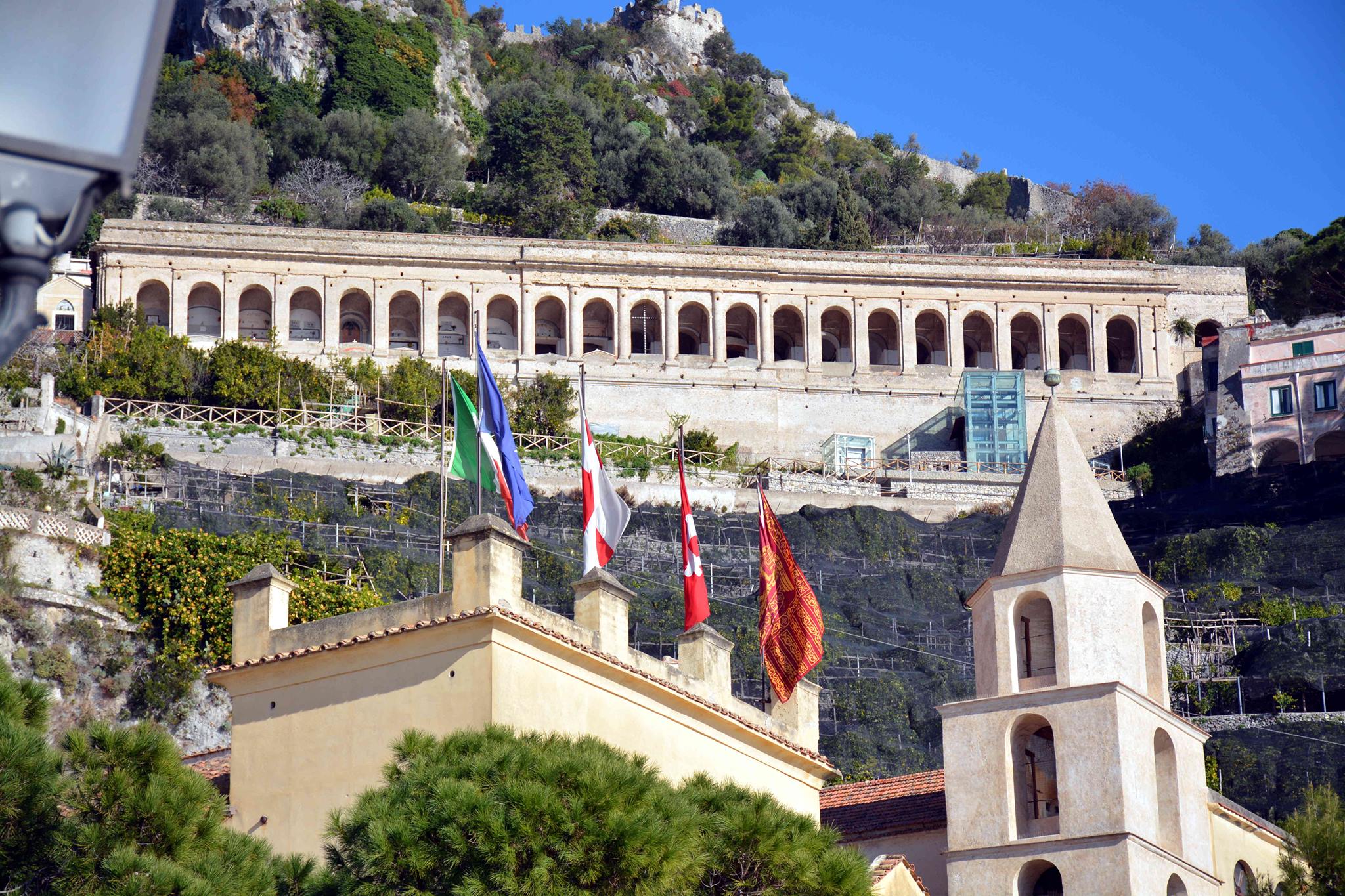 Amalfi: al via importante manutenzione all’ascensore per Cimitero, 300.000€ comunali