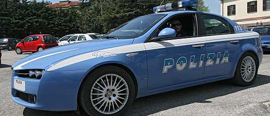 Salerno: Squadra Mobile, arrestate 2 donne per estorsione