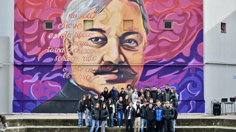 Napoli: inaugurato I murale a Salvatore Di Giacomo 