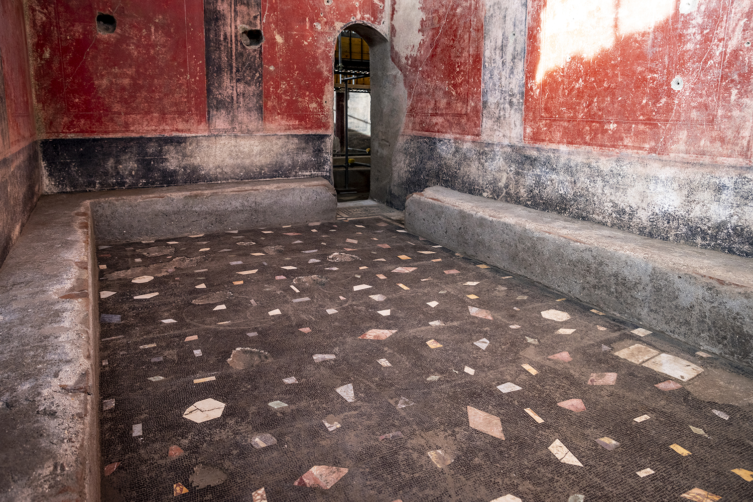 Pompei: da scavo Regio IX complesso termale privato, annesso a sala banchetto