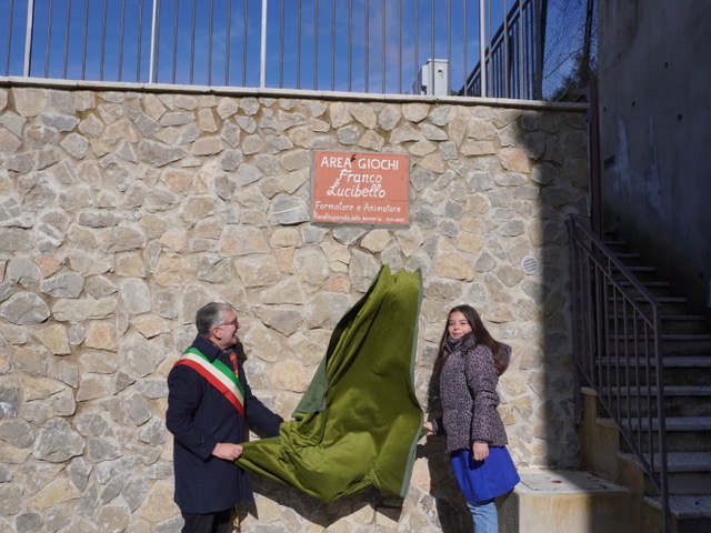 Ravello: inaugurata area giochi Franco Lucibello, targa commemorativa