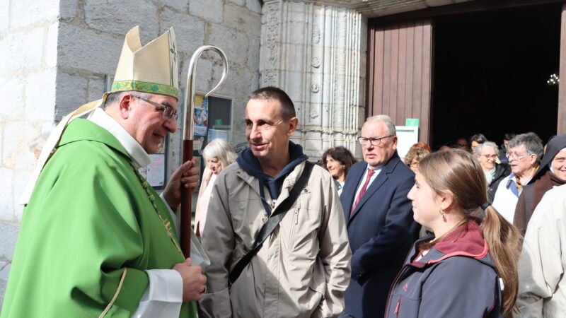 Lourdes: Mons. Jean-Marc Micas in visita a Barousse