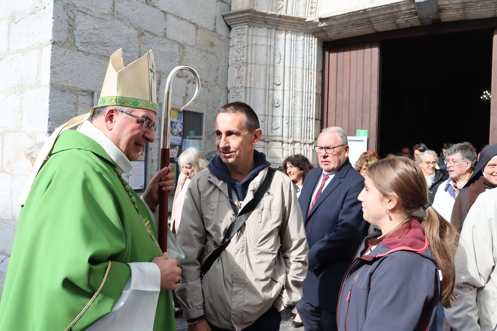 Lourdes: Mons. Jean-Marc Micas in visita a Barousse