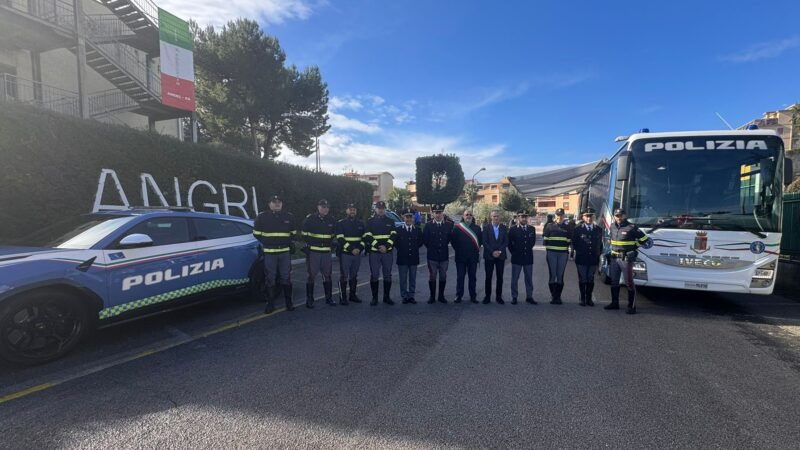 Agri: Polizia di Stato all’Istituto “G. Fortunato”, sicurezza stradale con Pullman e Lamborghini