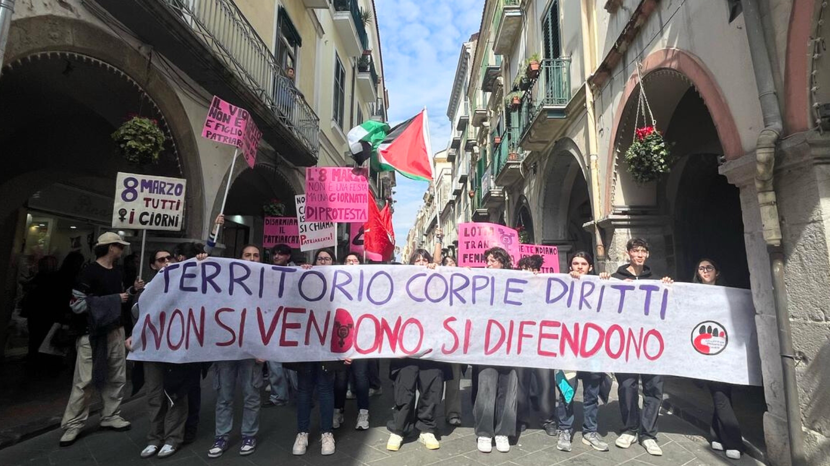 Cava de’ Tirreni: studenti in piazza per diritti delle donne 