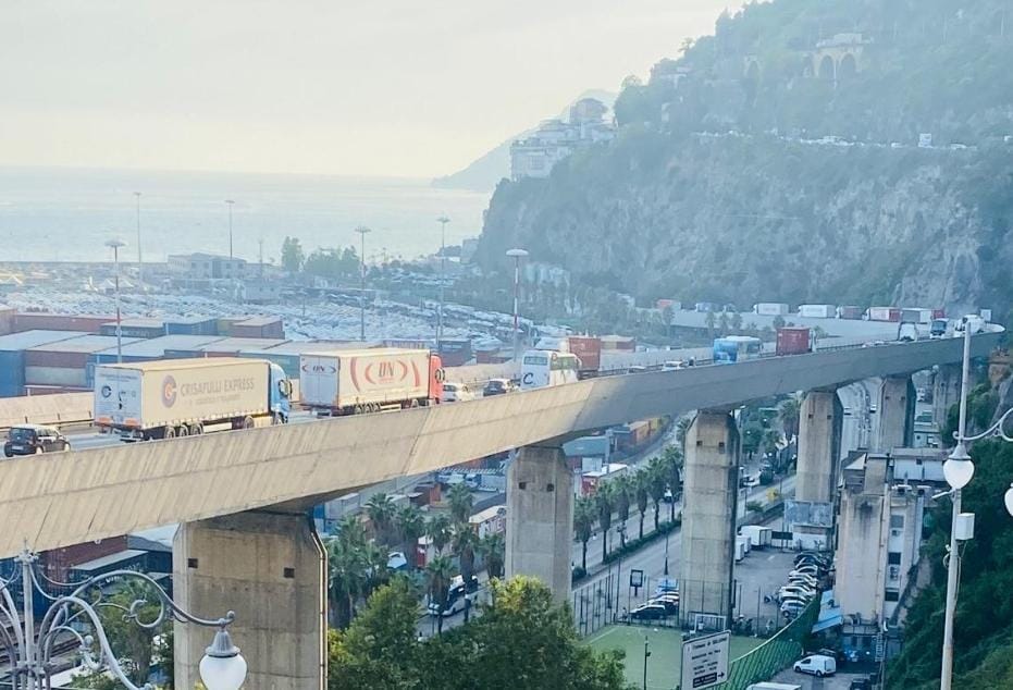 Salerno: consigliere comunale Pessolano “Viadotto Gatto e via Ligea, traffico paralizzato e sosta selvaggia, Comune intervenga”